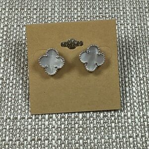 Cloverleaf Mother Of Pearl Earrings, New